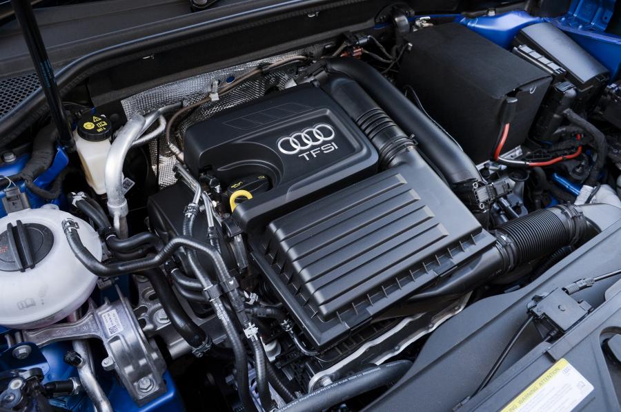 Моторный отсек Audi Q2 TFSI S-Line 2017 года  (ZA) (фото 24 из 30)